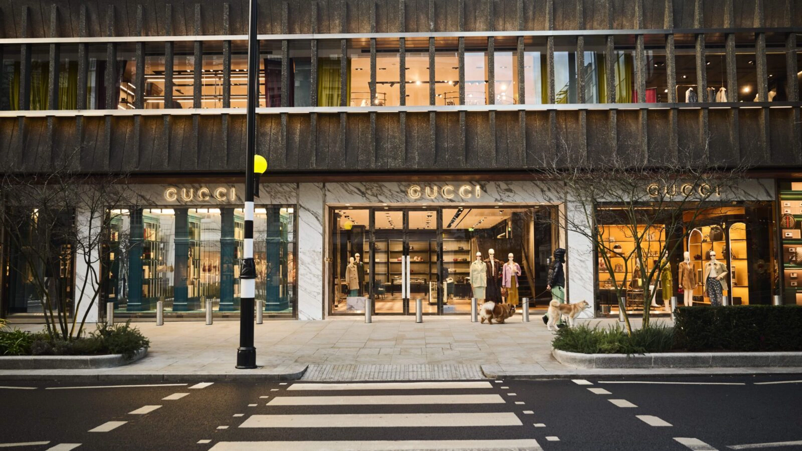 Professioneller Storefront Protection vor Gucci-Filiale